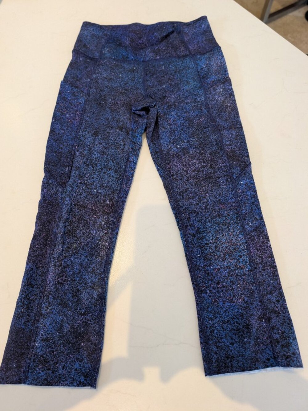 Lululemon Fast and Free Cropped Leggings Size 4.  EUC.